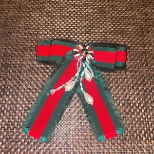 Available - Gucci bow brooch